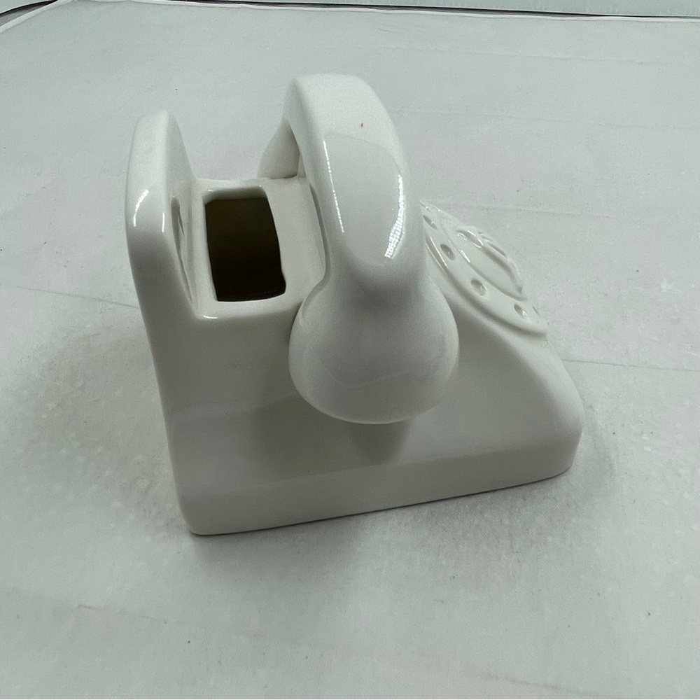 Jonathan Adler Smartphone Dock - Picture 10 of 13